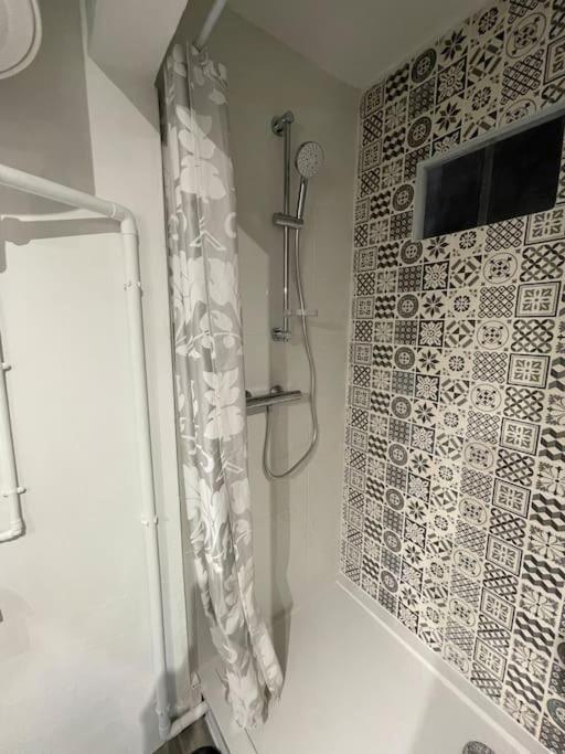 Apartmán Cosy T3 Proche Gare Et Polygone Béziers Exteriér fotografie