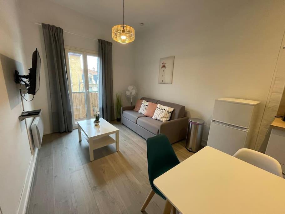 Apartmán Cosy T3 Proche Gare Et Polygone Béziers Exteriér fotografie